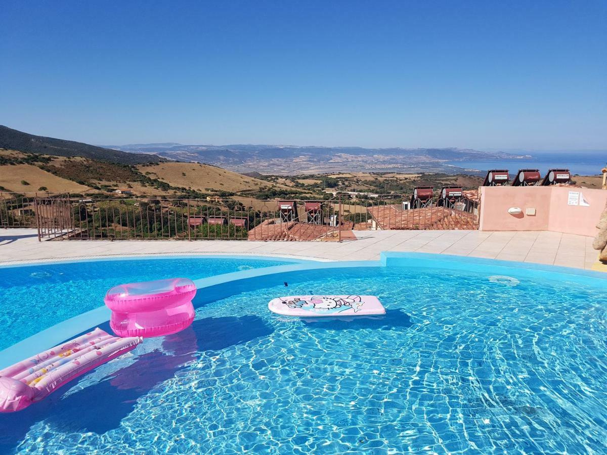 Residence Bella Vista With Panoramic Swimming Pool Trinità dʼAgultu Kültér fotó