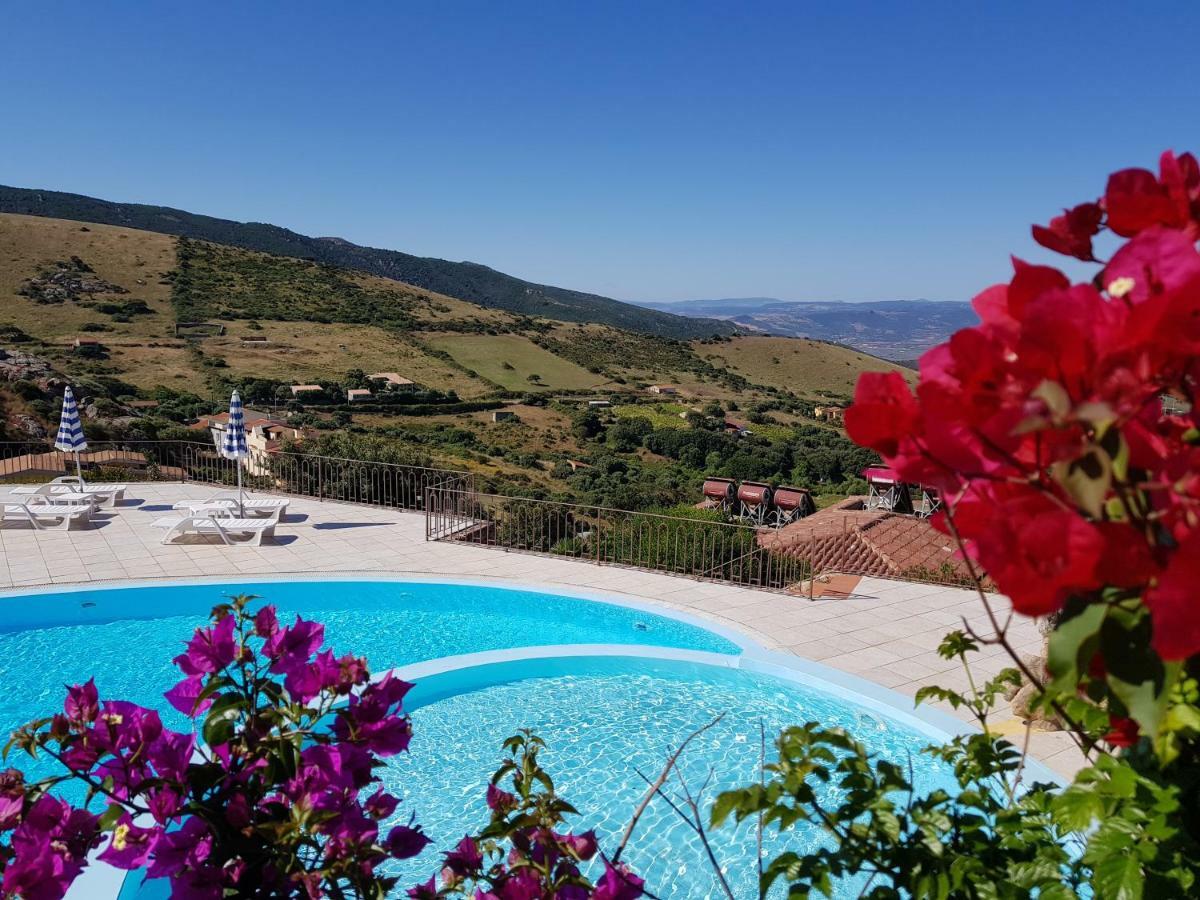 Residence Bella Vista With Panoramic Swimming Pool Trinità dʼAgultu Kültér fotó