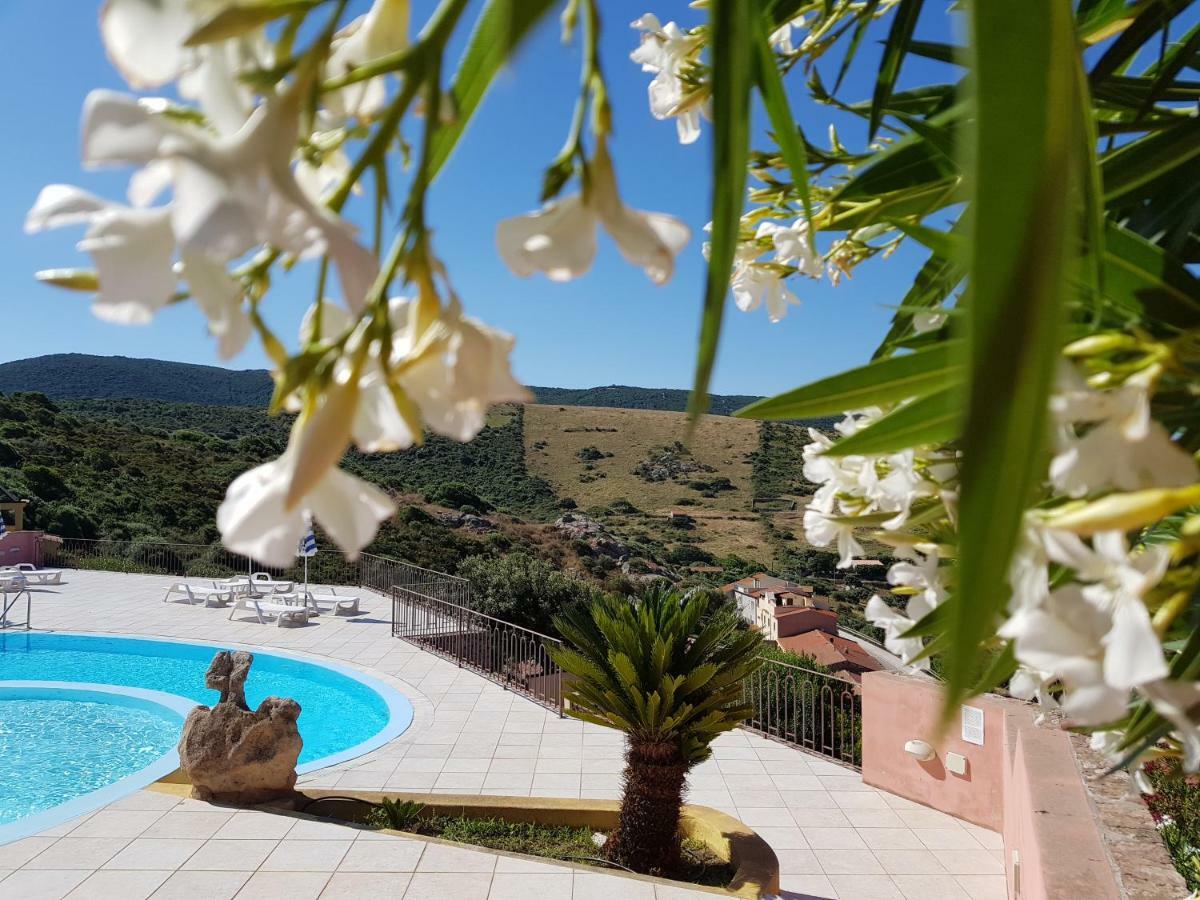 Residence Bella Vista With Panoramic Swimming Pool Trinità dʼAgultu Kültér fotó